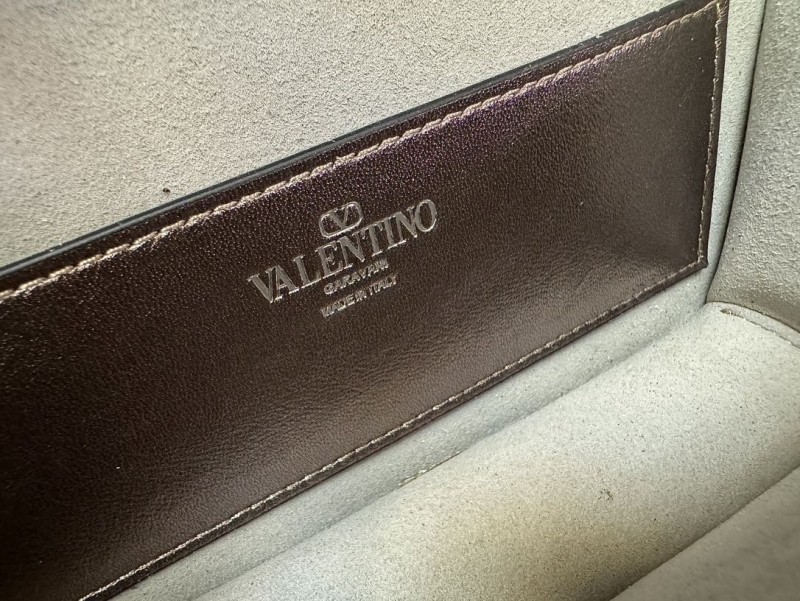 Va1e*ntin0 satchel bag
